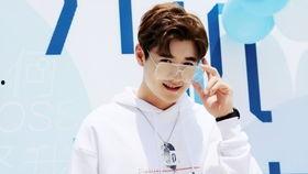 易柏辰视频,揭秘明星幕后生活