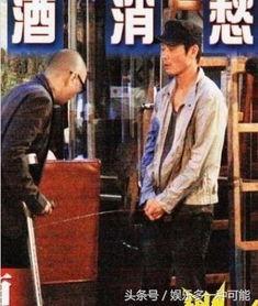 男明星小便,揭秘明星隐私生活