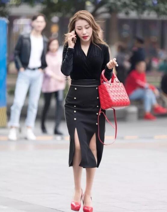 40妇女丝袜高跟鞋,时尚与力量的完美融合